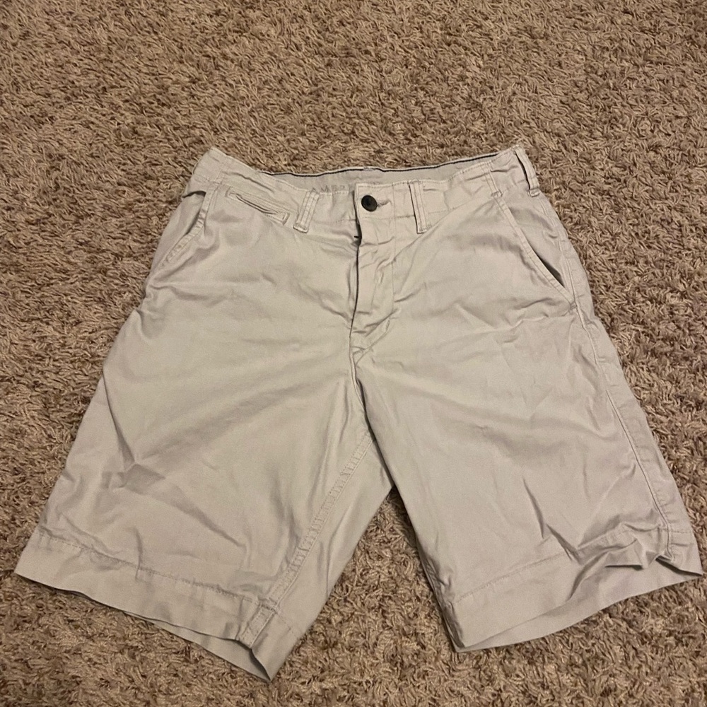 American eagle khaki shorts size 28
